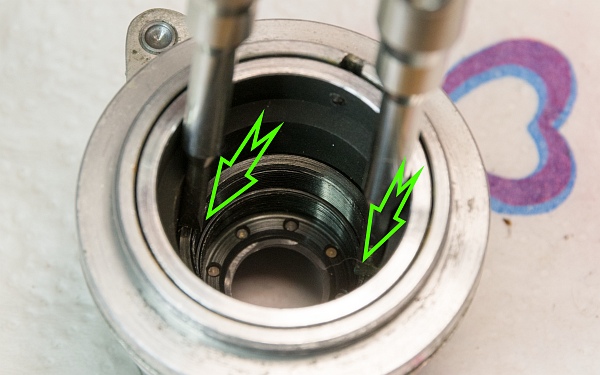 Aperture blades housing