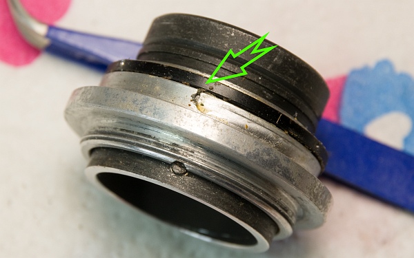 Focus screw