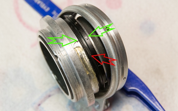 Focus screw